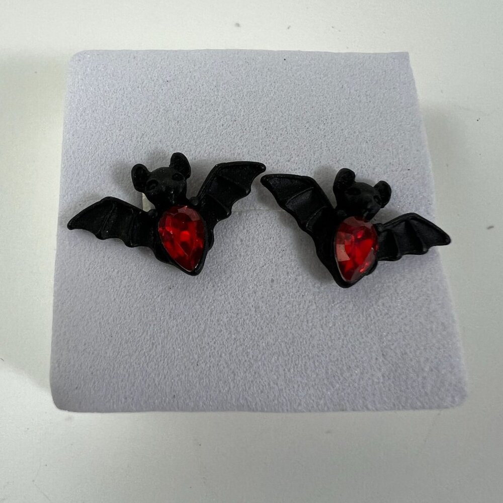 Bat-Themed Stud Earrings Set Of 3 With Green & Red Gemstones Metal & Enamel Hall - Picture 5 of 5
